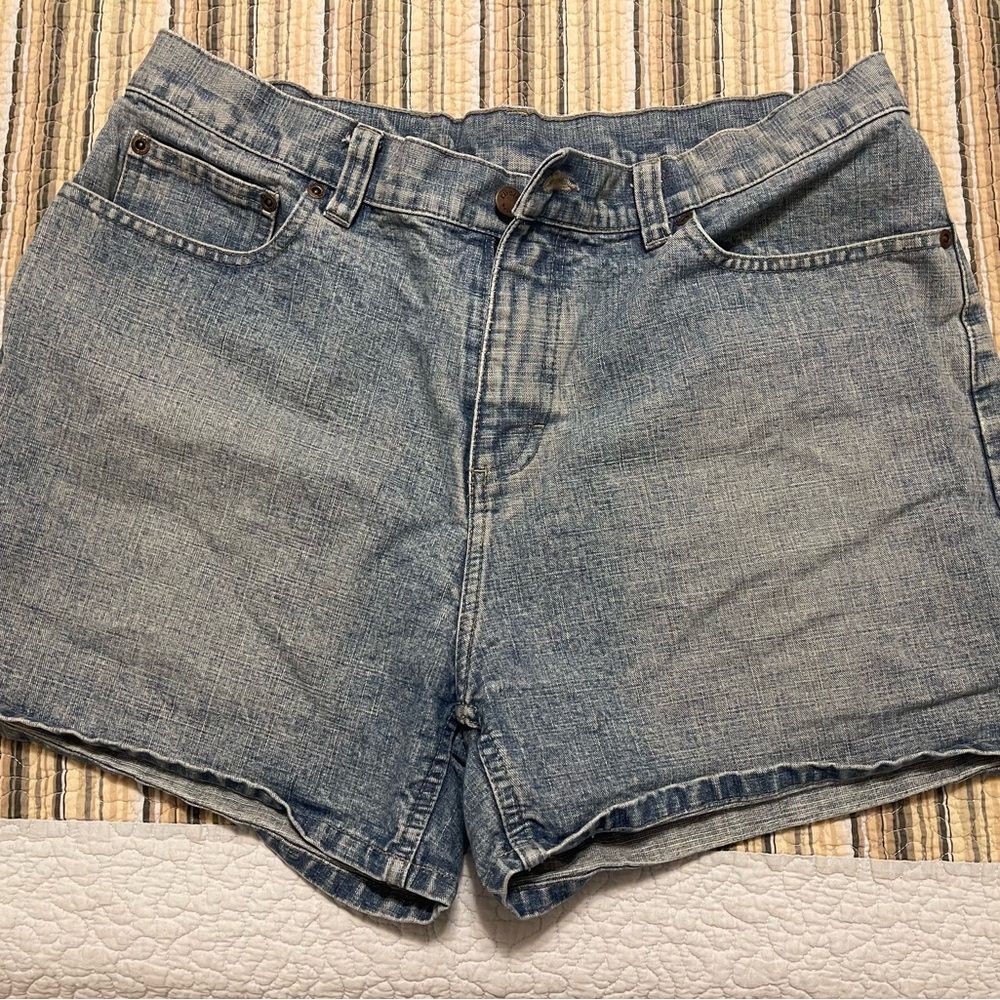 Riveted by Lee Classic Blue Denim Women's 14 High Rise Mom Shorts 3" inseam